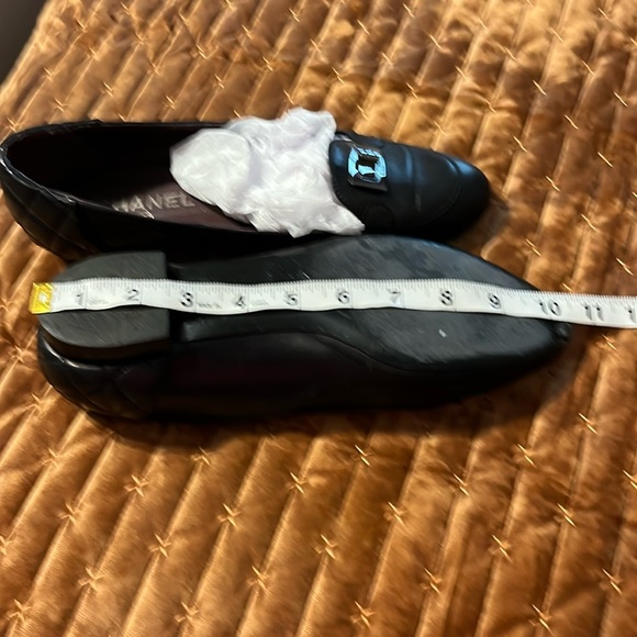 CHANEL Quilted Turn Lock Leather Flats. Make me an offer. Thank you - Picture 2 of 16